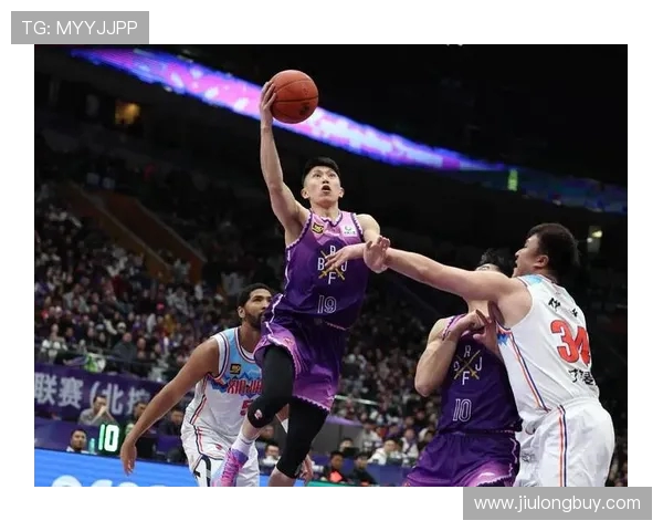 CBA精彩回放上海队对阵北京队的激烈比赛视频分享