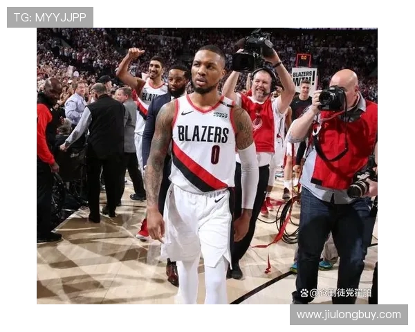 南京篮球队勇闯奥运会舞台展现逆袭精神与团队力量的辉煌历程 南京篮球队勇闯奥运会舞台展现逆袭精神与团队力量的辉煌历程