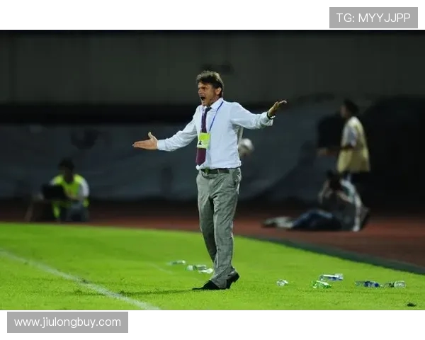 成都足球队在钻石联赛中的崛起与转型之路全景探秘